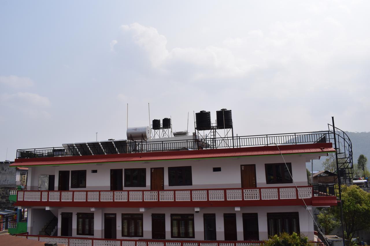 Pokhara Youth Hostel Екстер'єр фото