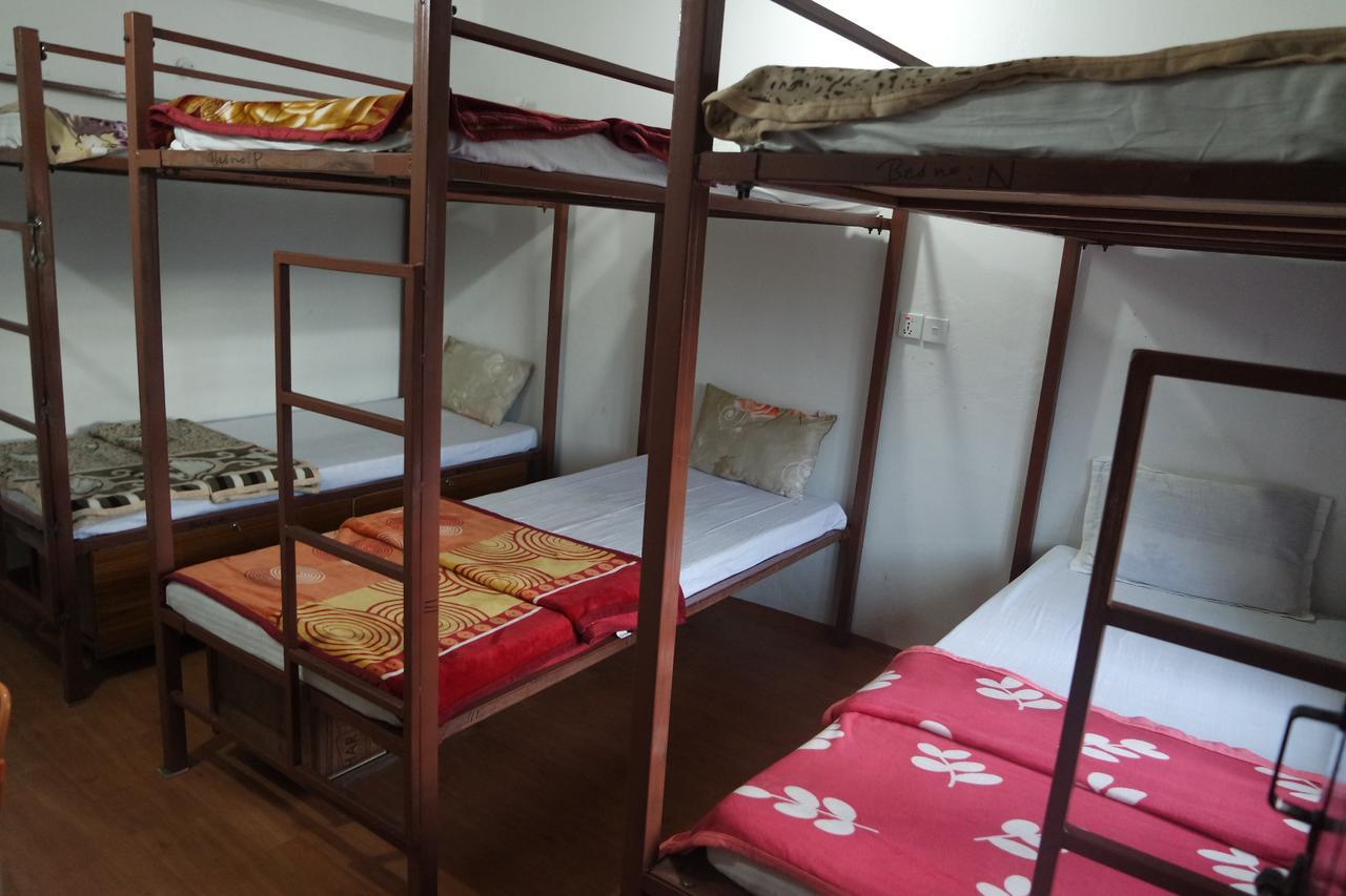 Pokhara Youth Hostel Екстер'єр фото