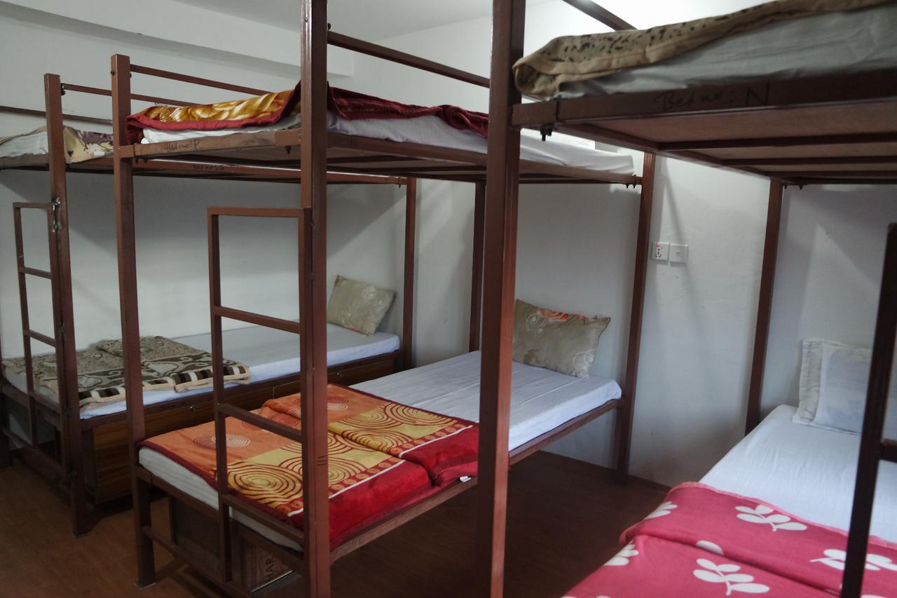 Pokhara Youth Hostel Екстер'єр фото