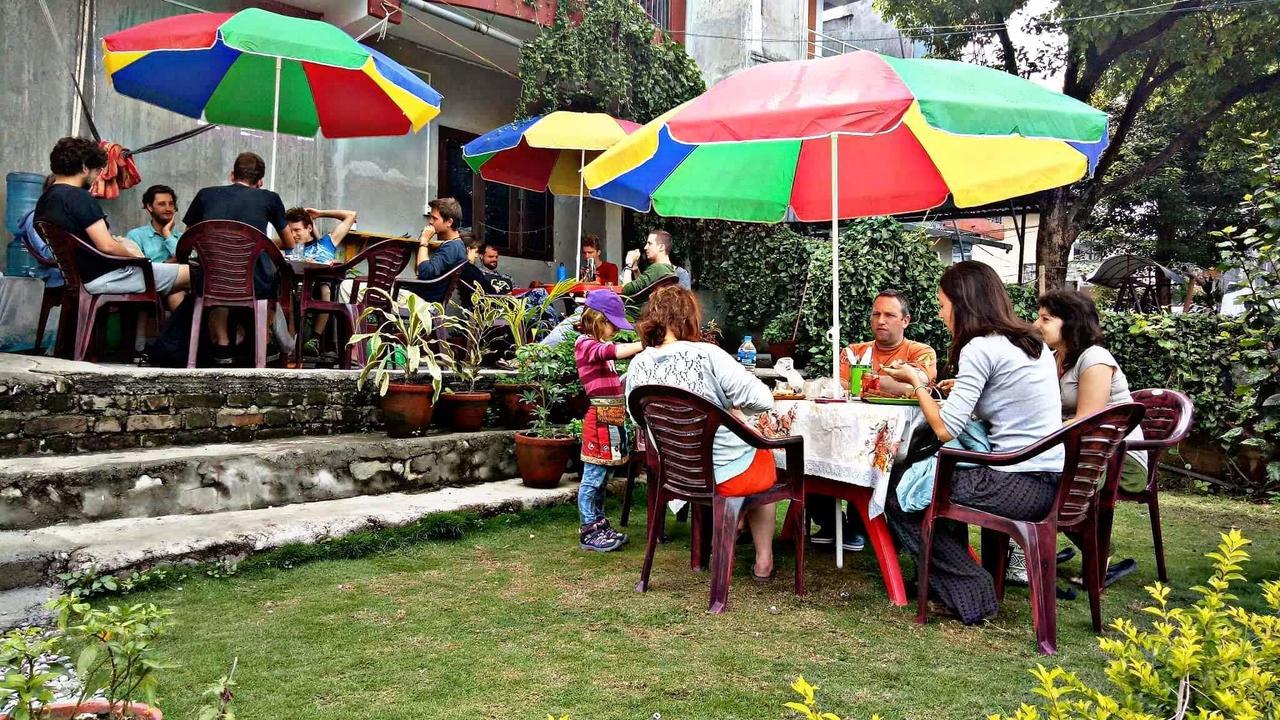 Pokhara Youth Hostel Екстер'єр фото