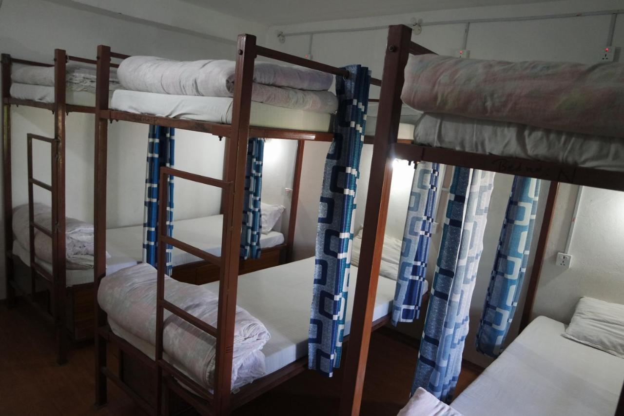 Pokhara Youth Hostel Екстер'єр фото