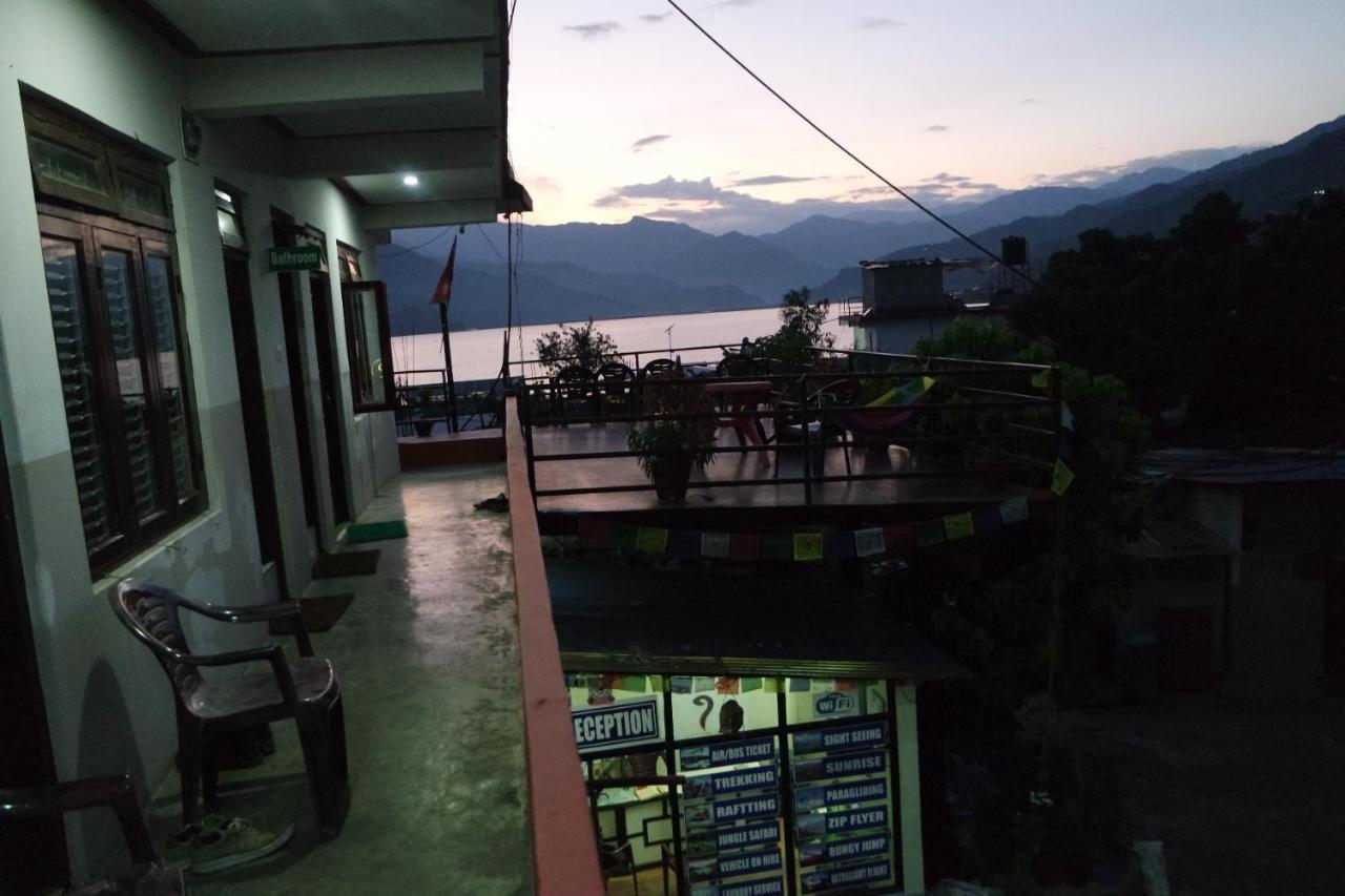 Pokhara Youth Hostel Екстер'єр фото