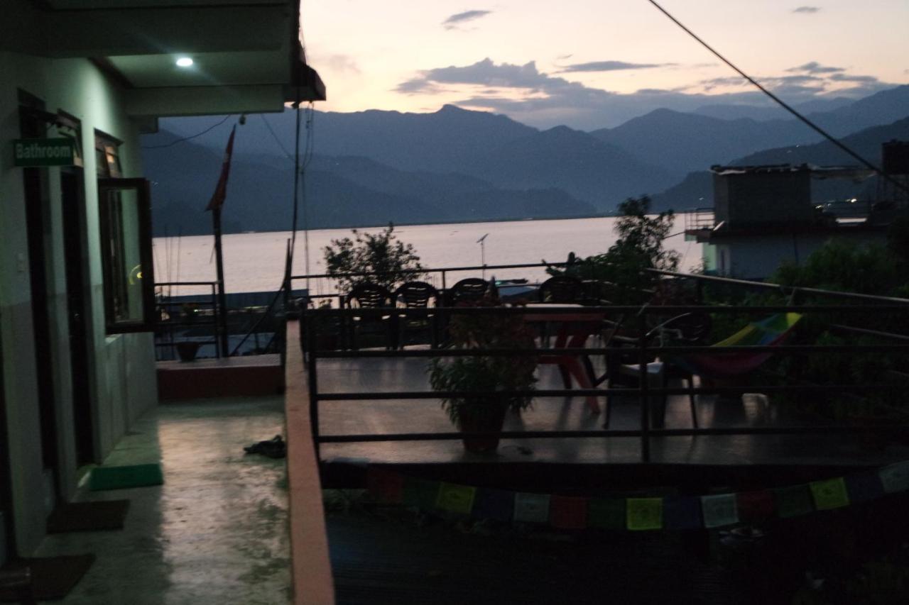 Pokhara Youth Hostel Екстер'єр фото