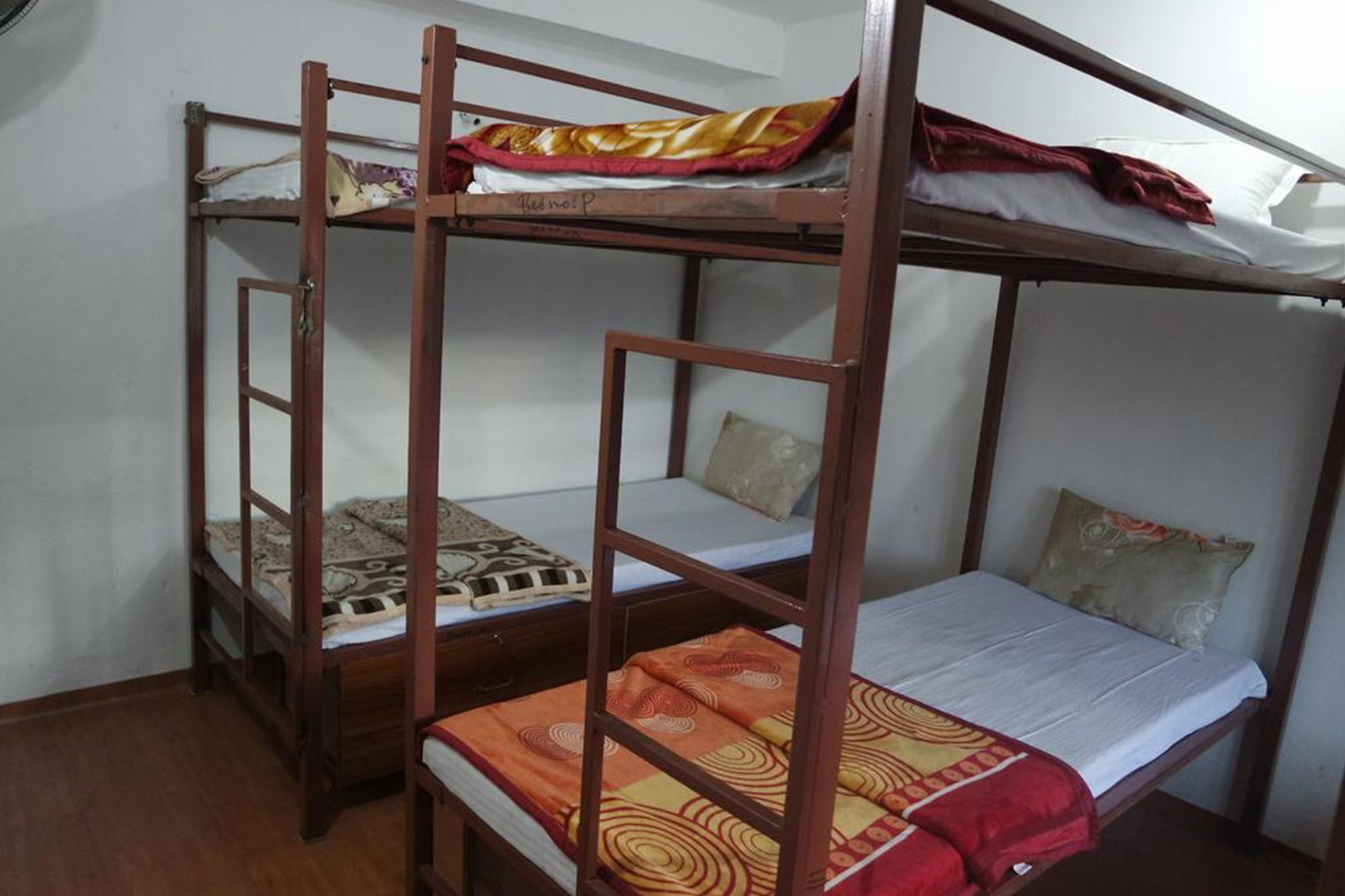 Pokhara Youth Hostel Екстер'єр фото