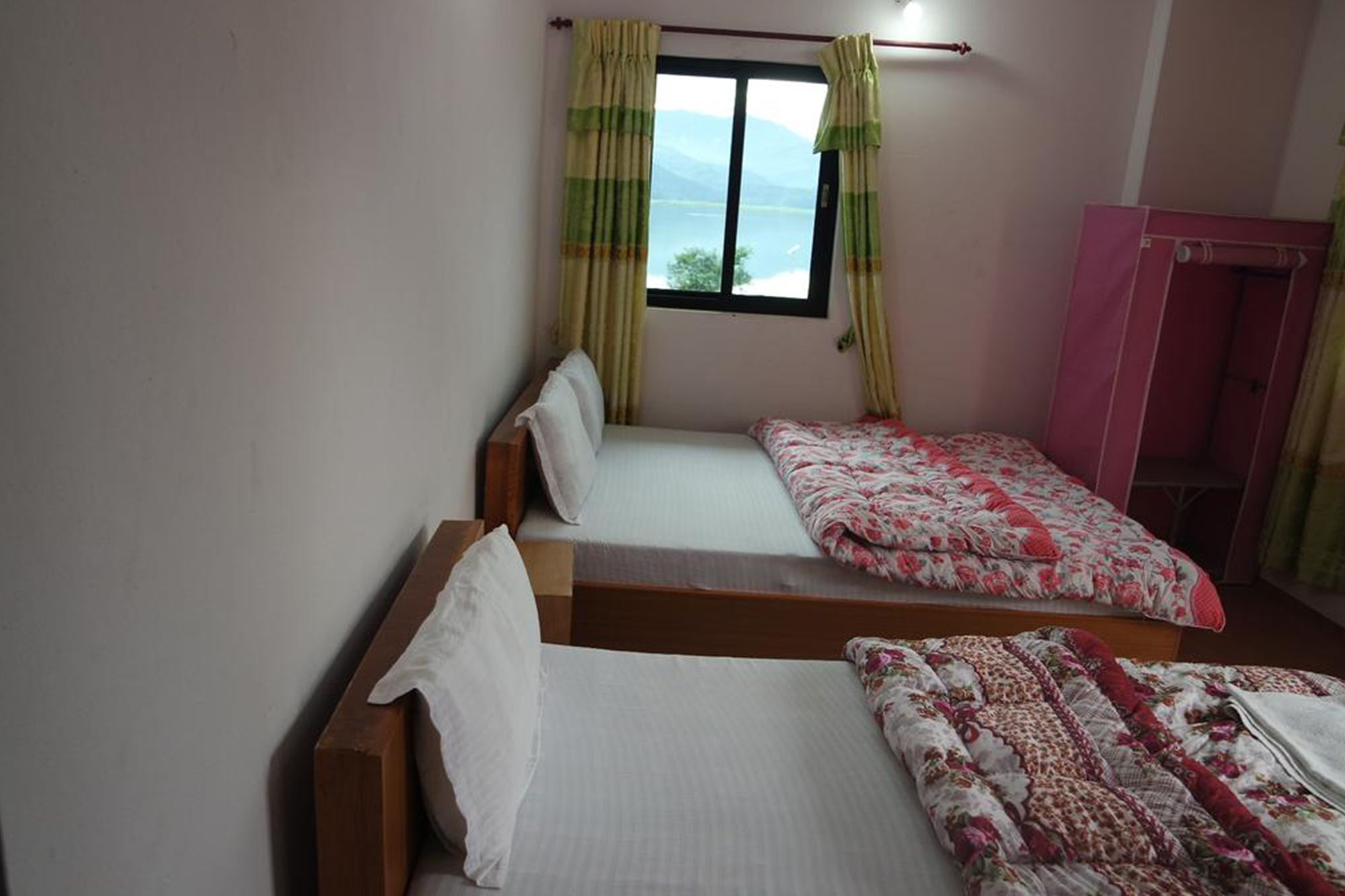 Pokhara Youth Hostel Екстер'єр фото